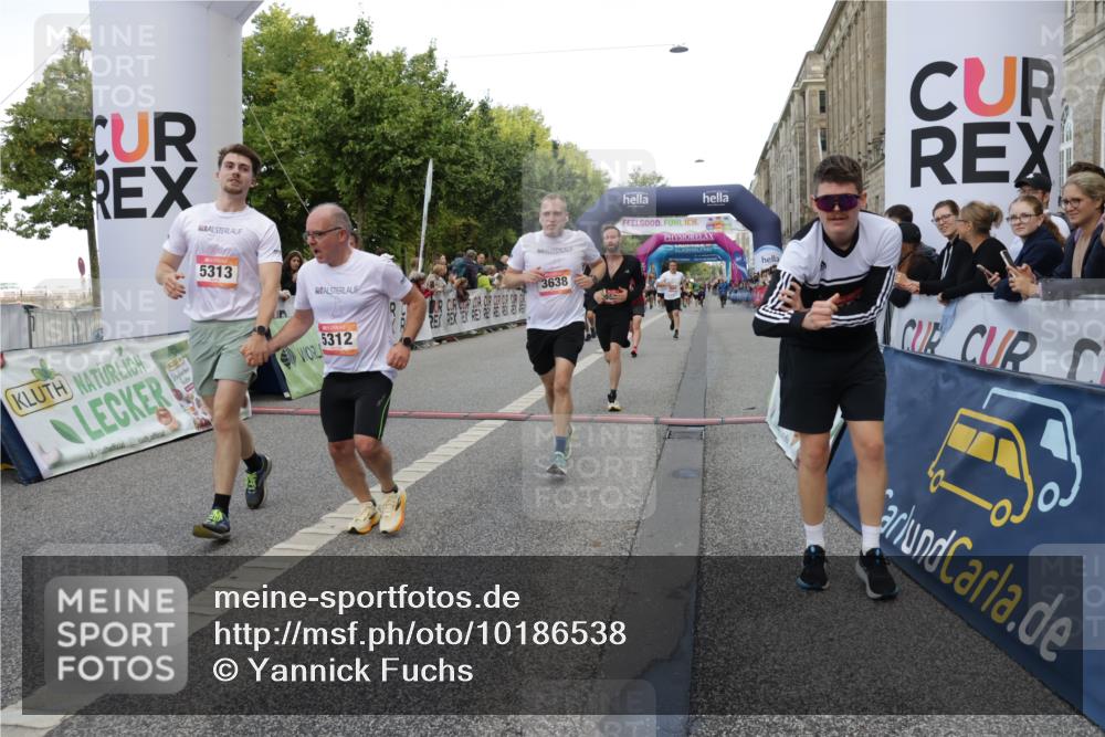 06.09.2026 - CURREX Alsterlauf Yannick Fuchs http://msf.ph/oto/10186538 06.09.2026 09:56:50 Ziel 2236, 2647, 2648, 2927, 3123, 3606, 3638, 3689, 4126, 4422, 4717, 5011, 5312, 5313, 5411, 5412, 5413, 5414, 5543, 5719, 5973, 6048, 6159, 8080 meine-sportfotos.de