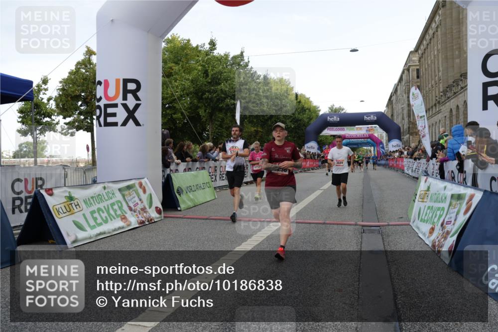 06.09.2026 - CURREX Alsterlauf Yannick Fuchs http://msf.ph/oto/10186838 06.09.2026 09:56:52 Ziel 2236, 2647, 2648, 2927, 3123, 3609, 3638, 3689, 4126, 4422, 4717, 5011, 5312, 5313, 5411, 5412, 5413, 5414, 5543, 5719, 5973, 6159 meine-sportfotos.de