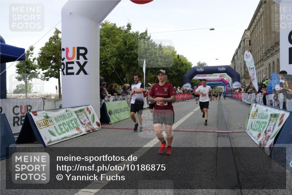 06.09.2026 - CURREX Alsterlauf Yannick Fuchs http://msf.ph/oto/10186875 06.09.2026 09:56:52 Ziel 2236, 2647, 2648, 2927, 3123, 3609, 3638, 3689, 4126, 4422, 4717, 5011, 5312, 5313, 5411, 5412, 5413, 5414, 5543, 5719, 5973, 6159 meine-sportfotos.de