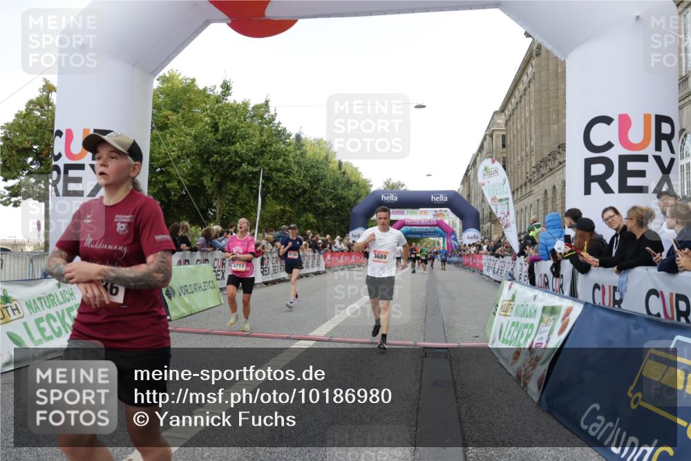 06.09.2026 - CURREX Alsterlauf Yannick Fuchs http://msf.ph/oto/10186980 06.09.2026 09:56:53 Ziel 2236, 2927, 3123, 3609, 3638, 3689, 4126, 4422, 4717, 5312, 5313, 5543, 5719, 5973, 6159 meine-sportfotos.de