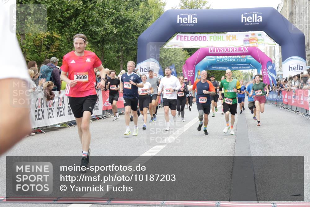 06.09.2026 - CURREX Alsterlauf Yannick Fuchs http://msf.ph/oto/10187203 06.09.2026 09:56:56 Ziel 2236, 2931, 3587, 3609, 3638, 3689, 3712, 4126, 4717, 5312, 5313, 5543, 5571, 5575, 5719, 5939, 5973, 6115, 8200 meine-sportfotos.de