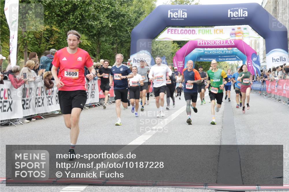 06.09.2026 - CURREX Alsterlauf Yannick Fuchs http://msf.ph/oto/10187228 06.09.2026 09:56:56 Ziel 2236, 2931, 3587, 3609, 3638, 3689, 3712, 4126, 4717, 5312, 5313, 5543, 5571, 5575, 5719, 5939, 5973, 6115, 8200 meine-sportfotos.de