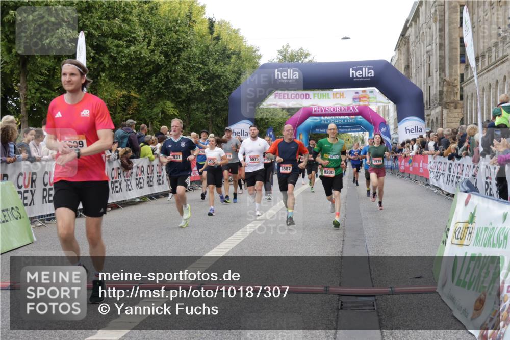 06.09.2026 - CURREX Alsterlauf Yannick Fuchs http://msf.ph/oto/10187307 06.09.2026 09:56:57 Ziel 2236, 2931, 3587, 3609, 3689, 3712, 3795, 4014, 4126, 4717, 4740, 5543, 5571, 5575, 5719, 5939, 5973, 6115, 8200 meine-sportfotos.de