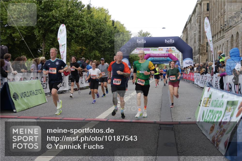 06.09.2026 - CURREX Alsterlauf Yannick Fuchs http://msf.ph/oto/10187543 06.09.2026 09:56:59 Ziel 2165, 2236, 2931, 3050, 3519, 3520, 3587, 3609, 3689, 3712, 3795, 4014, 4126, 4717, 4740, 5571, 5575, 5719, 5939, 6055, 6115, 8200 meine-sportfotos.de