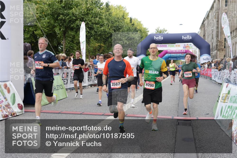 06.09.2026 - CURREX Alsterlauf Yannick Fuchs http://msf.ph/oto/10187595 06.09.2026 09:56:59 Ziel 2165, 2236, 2931, 3050, 3519, 3520, 3587, 3609, 3689, 3712, 3795, 4014, 4126, 4717, 4740, 5571, 5575, 5719, 5939, 6055, 6115, 8200 meine-sportfotos.de
