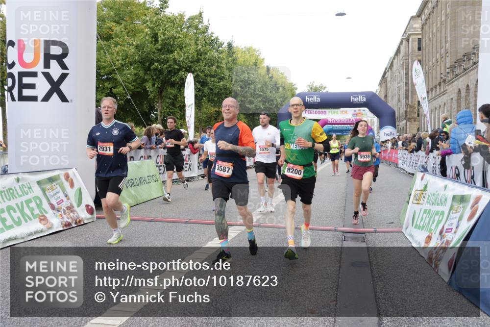 06.09.2026 - CURREX Alsterlauf Yannick Fuchs http://msf.ph/oto/10187623 06.09.2026 09:57:00 Ziel 2165, 2931, 3050, 3519, 3520, 3587, 3609, 3689, 3690, 3712, 3795, 4014, 4126, 4717, 4740, 5571, 5575, 5719, 5939, 6055, 6115, 8200 meine-sportfotos.de
