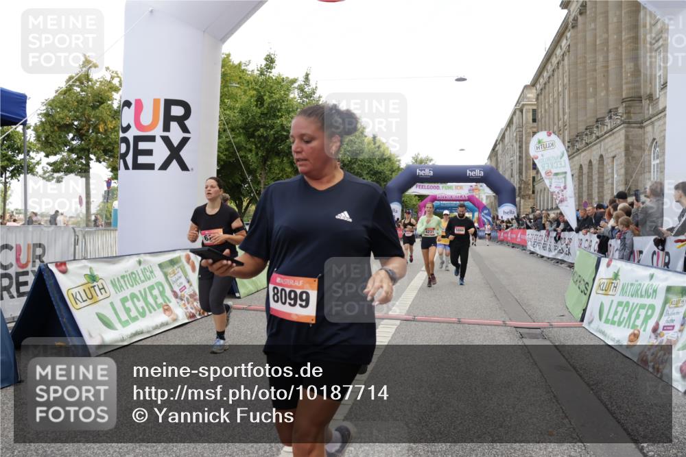 06.09.2026 - CURREX Alsterlauf Yannick Fuchs http://msf.ph/oto/10187714 06.09.2026 10:05:08 Ziel 2709, 2718, 3317, 3793, 4230, 4231, 4549, 4565, 4994, 5044, 5300, 5329, 5765, 6110, 6179, 6209, 6251, 6253, 8064, 8099, 8298 meine-sportfotos.de