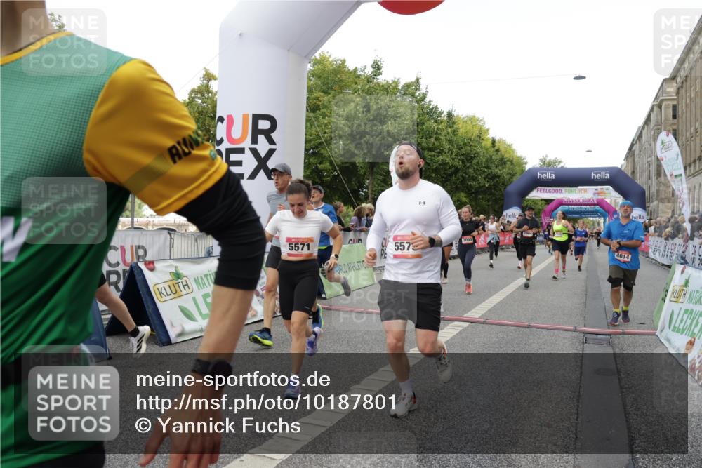 06.09.2026 - CURREX Alsterlauf Yannick Fuchs http://msf.ph/oto/10187801 06.09.2026 09:57:01 Ziel 2165, 2931, 2968, 3050, 3519, 3520, 3587, 3609, 3690, 3712, 3795, 4014, 4126, 4717, 4740, 5571, 5575, 5939, 6055, 6115, 8200 meine-sportfotos.de