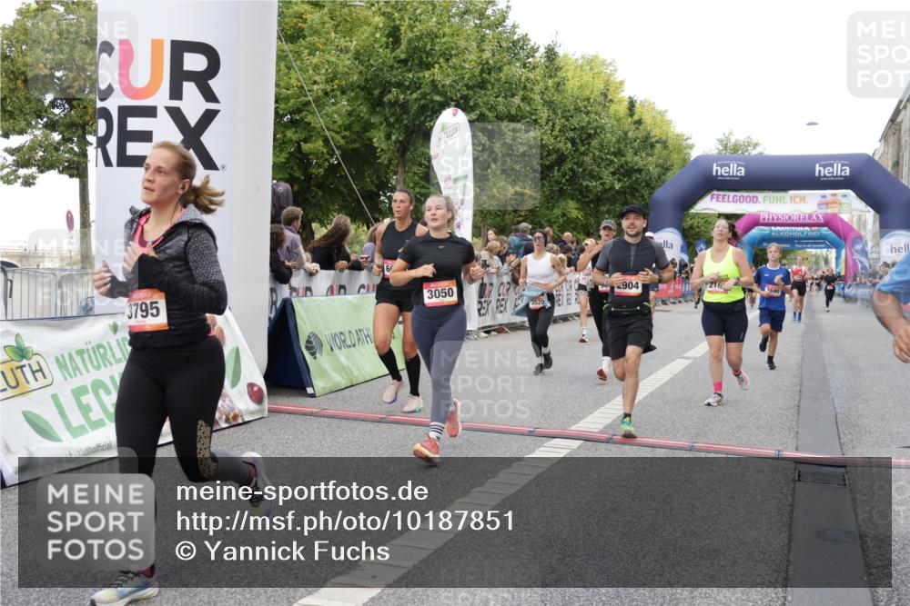 06.09.2026 - CURREX Alsterlauf Yannick Fuchs http://msf.ph/oto/10187851 06.09.2026 09:57:03 Ziel 2165, 2931, 2968, 3050, 3519, 3520, 3587, 3609, 3690, 3712, 3795, 4014, 4740, 5166, 5320, 5571, 5575, 5939, 6055, 6115, 8167, 8200 meine-sportfotos.de