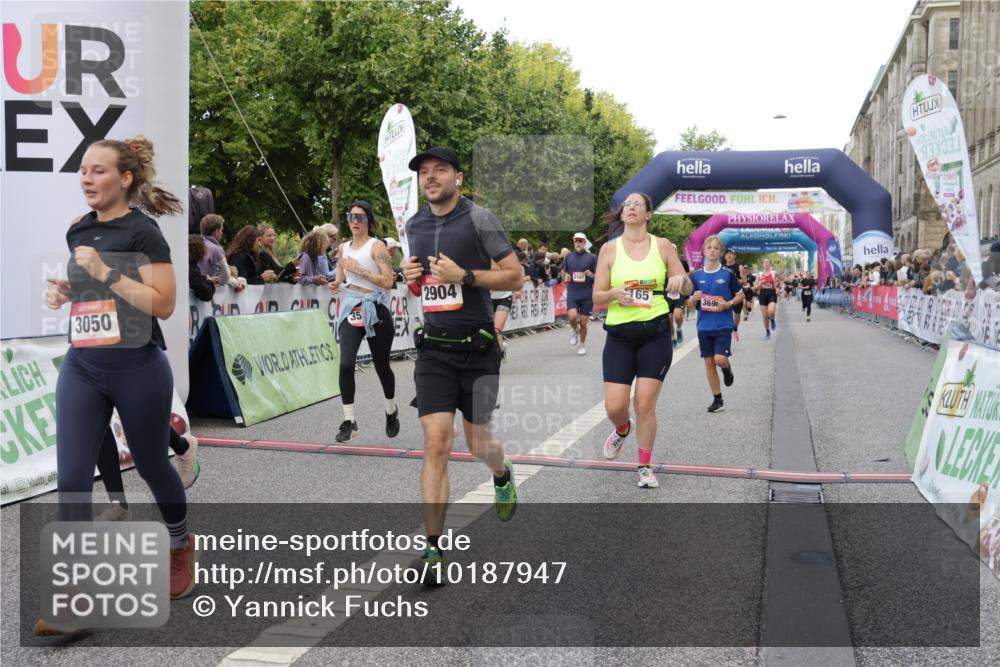 06.09.2026 - CURREX Alsterlauf Yannick Fuchs http://msf.ph/oto/10187947 06.09.2026 09:57:04 Ziel 2165, 2931, 2968, 3050, 3519, 3520, 3587, 3609, 3690, 3694, 3712, 3795, 4014, 4740, 5166, 5320, 5571, 5575, 5939, 6055, 6115, 8167, 8200 meine-sportfotos.de