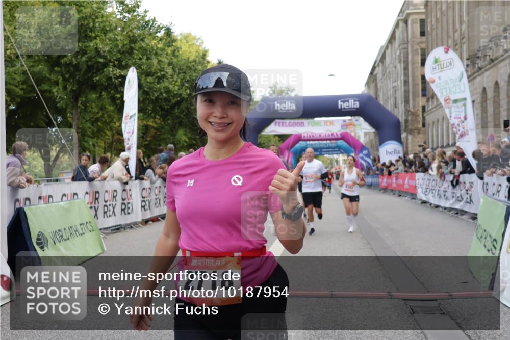 06.09.2026 - CURREX Alsterlauf Yannick Fuchs http://msf.ph/oto/10187954 06.09.2026 10:05:15 Ziel 2718, 4230, 4231, 4565, 4994, 5044, 5300, 6110, 6155, 6209, 6242, 6392, 8064, 8243 meine-sportfotos.de