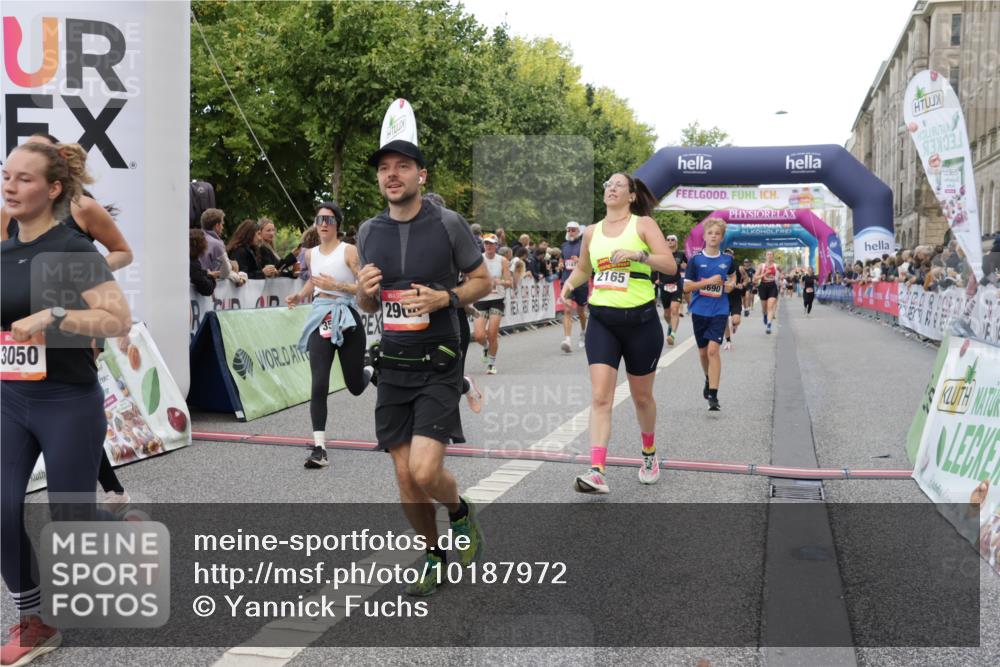 06.09.2026 - CURREX Alsterlauf Yannick Fuchs http://msf.ph/oto/10187972 06.09.2026 09:57:04 Ziel 2165, 2931, 2968, 3050, 3519, 3520, 3587, 3609, 3690, 3694, 3712, 3795, 4014, 4740, 5166, 5320, 5571, 5575, 5939, 6055, 6115, 8167, 8200 meine-sportfotos.de