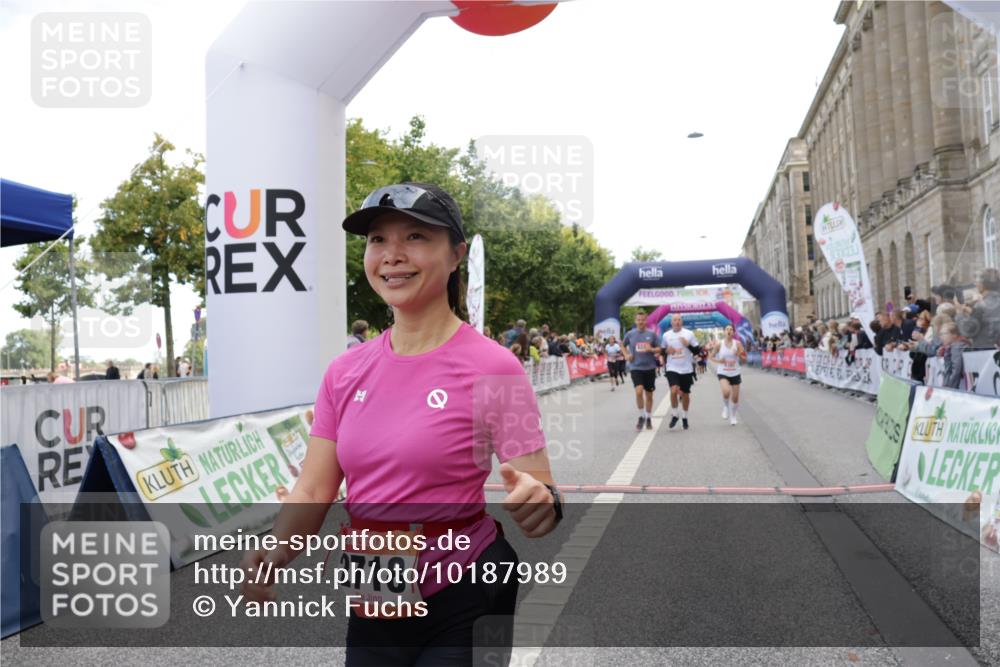 06.09.2026 - CURREX Alsterlauf Yannick Fuchs http://msf.ph/oto/10187989 06.09.2026 10:05:15 Ziel 2718, 4230, 4231, 4565, 4994, 5044, 5300, 6110, 6155, 6209, 6242, 6392, 8064, 8243 meine-sportfotos.de
