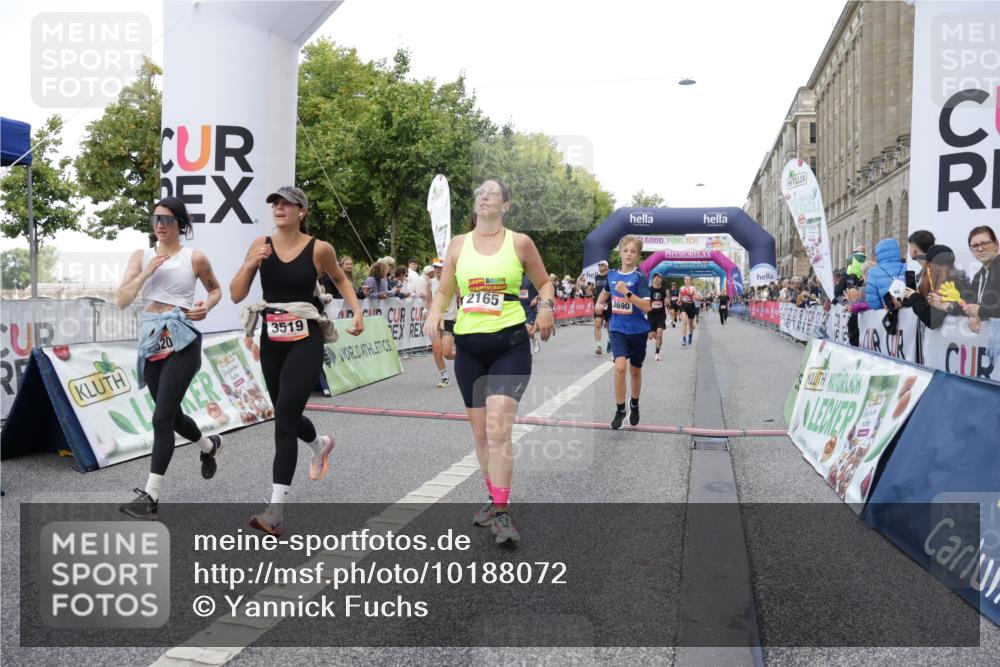 06.09.2026 - CURREX Alsterlauf Yannick Fuchs http://msf.ph/oto/10188072 06.09.2026 09:57:05 Ziel 2165, 2931, 2968, 3050, 3519, 3520, 3587, 3690, 3694, 3712, 3795, 4014, 4740, 5166, 5320, 5571, 5575, 5939, 6055, 6115, 8167, 8200 meine-sportfotos.de