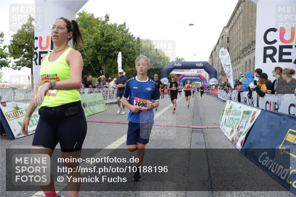 06.09.2026 - CURREX Alsterlauf Yannick Fuchs http://msf.ph/oto/10188196 06.09.2026 09:57:06 Ziel 2165, 2931, 2968, 3050, 3519, 3520, 3587, 3690, 3694, 3712, 3795, 4014, 4740, 5166, 5320, 5571, 5575, 5939, 6055, 6115, 8167, 8200 meine-sportfotos.de