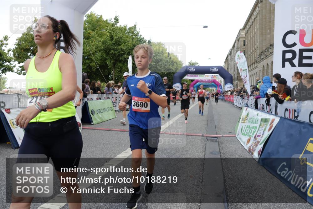 06.09.2026 - CURREX Alsterlauf Yannick Fuchs http://msf.ph/oto/10188219 06.09.2026 09:57:07 Ziel 2056, 2165, 2968, 3050, 3519, 3520, 3690, 3694, 3712, 3795, 4014, 4740, 4870, 5166, 5320, 5565, 5571, 5575, 5939, 6055, 6115, 8107, 8167 meine-sportfotos.de