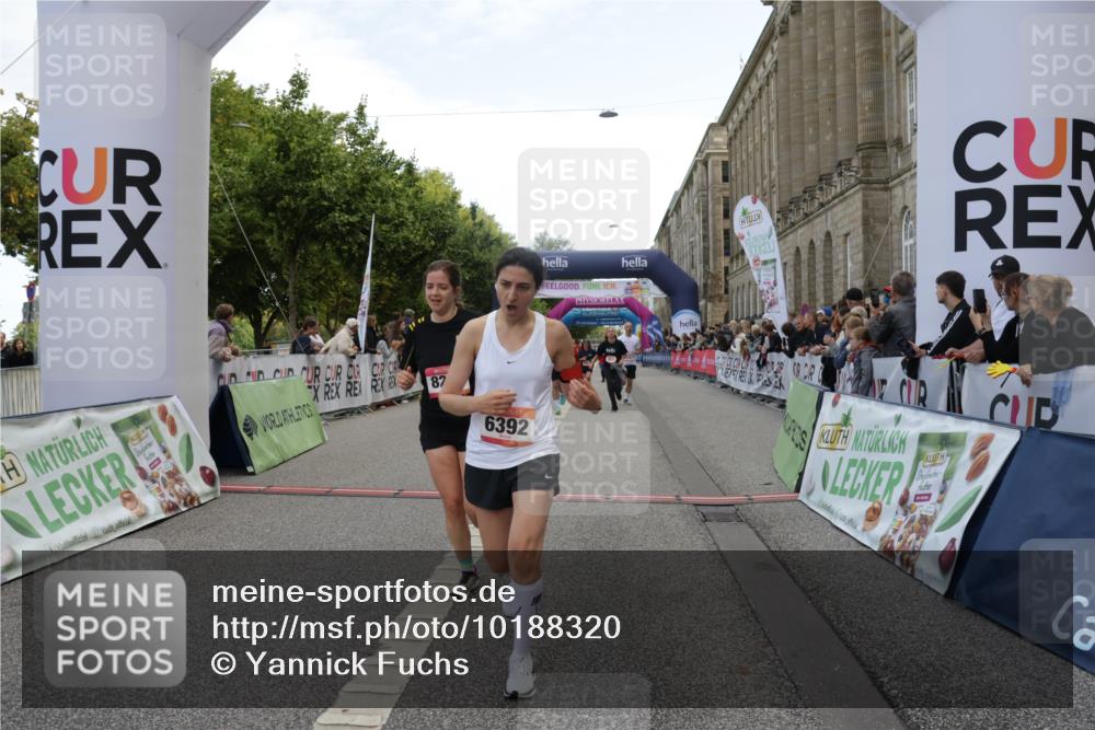 06.09.2026 - CURREX Alsterlauf Yannick Fuchs http://msf.ph/oto/10188320 06.09.2026 10:05:19 Ziel 1239, 2195, 2718, 3011, 3336, 3737, 3838, 4230, 4642, 4769, 4994, 6155, 6242, 6392, 8243 meine-sportfotos.de