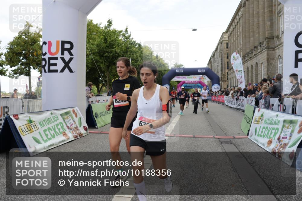 06.09.2026 - CURREX Alsterlauf Yannick Fuchs http://msf.ph/oto/10188356 06.09.2026 10:05:19 Ziel 1239, 2195, 2718, 3011, 3336, 3737, 3838, 4230, 4642, 4769, 4994, 6155, 6242, 6392, 8243 meine-sportfotos.de