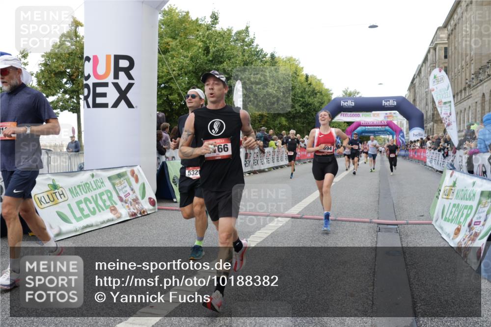 06.09.2026 - CURREX Alsterlauf Yannick Fuchs http://msf.ph/oto/10188382 06.09.2026 09:57:09 Ziel 2056, 2165, 2557, 2968, 3050, 3349, 3505, 3519, 3520, 3622, 3690, 3694, 3795, 4014, 4740, 4870, 5166, 5320, 5565, 6055, 6071, 6394, 8107, 8167 meine-sportfotos.de