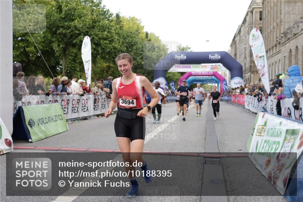 06.09.2026 - CURREX Alsterlauf Yannick Fuchs http://msf.ph/oto/10188395 06.09.2026 09:57:09 Ziel 2056, 2165, 2557, 2968, 3050, 3349, 3505, 3519, 3520, 3622, 3690, 3694, 3795, 4014, 4740, 4870, 5166, 5320, 5565, 6055, 6071, 6394, 8107, 8167 meine-sportfotos.de