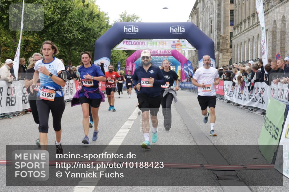 06.09.2026 - CURREX Alsterlauf Yannick Fuchs http://msf.ph/oto/10188423 06.09.2026 10:05:21 Ziel 1239, 2195, 3011, 3336, 3737, 3838, 4151, 4642, 4769, 6155, 6242, 6392, 8243 meine-sportfotos.de