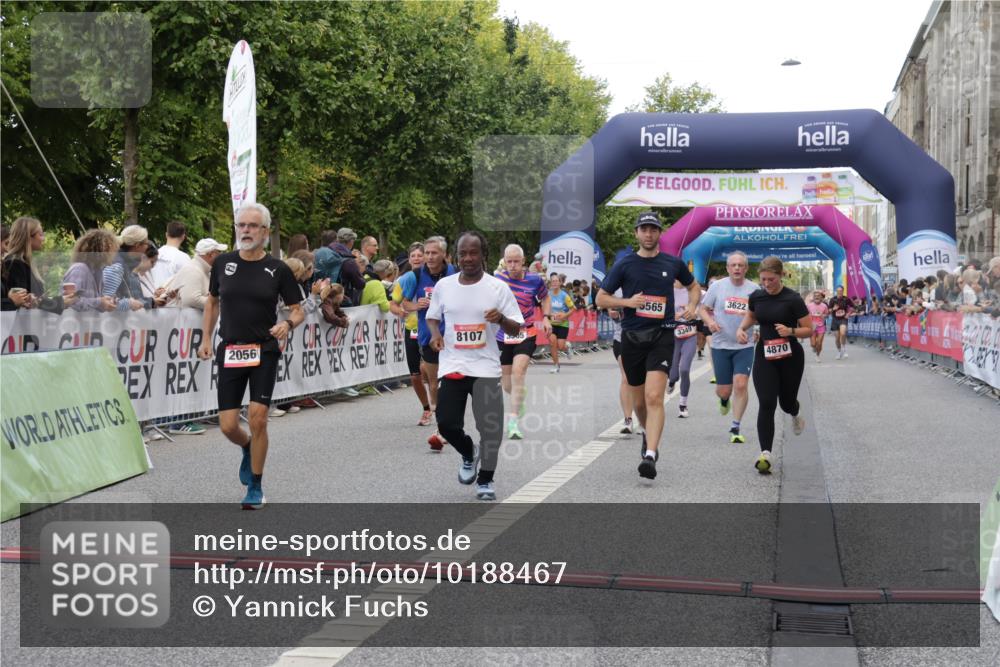 06.09.2026 - CURREX Alsterlauf Yannick Fuchs http://msf.ph/oto/10188467 06.09.2026 09:57:10 Ziel 2056, 2165, 2557, 2968, 3050, 3349, 3505, 3519, 3520, 3622, 3690, 3694, 4870, 5166, 5320, 5565, 6055, 6071, 6394, 8107, 8167 meine-sportfotos.de