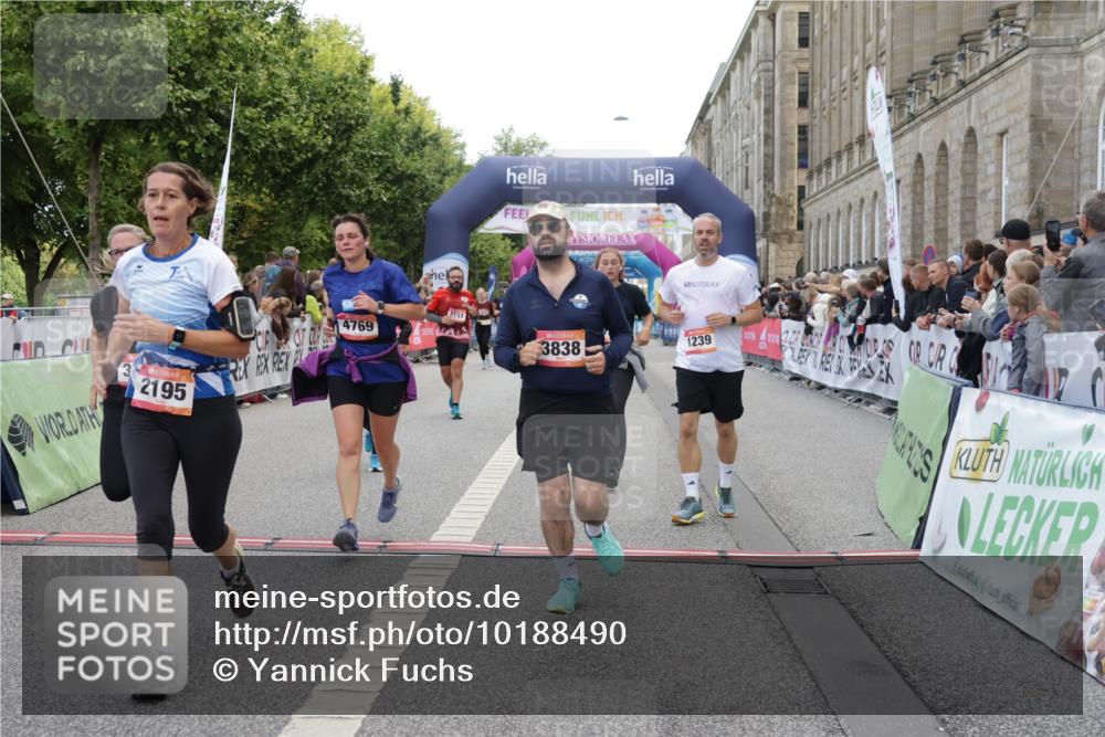 06.09.2026 - CURREX Alsterlauf Yannick Fuchs http://msf.ph/oto/10188490 06.09.2026 10:05:22 Ziel 1239, 2195, 3011, 3336, 3737, 3838, 3890, 4151, 4642, 4769, 6155, 6242, 6392, 8243 meine-sportfotos.de