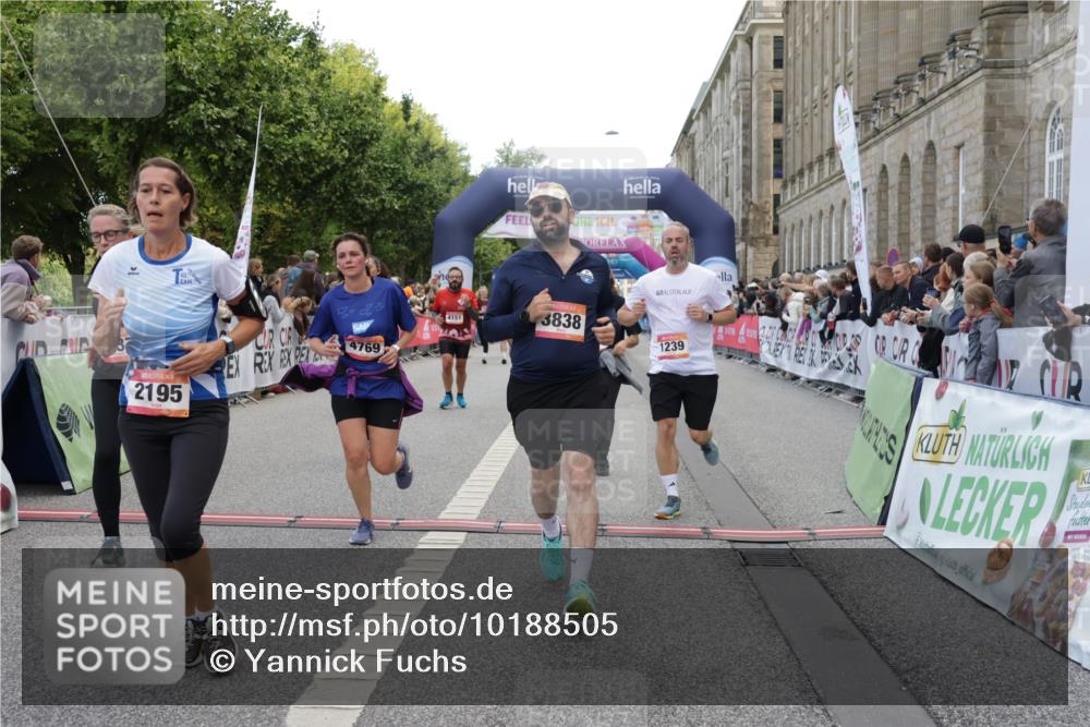 06.09.2026 - CURREX Alsterlauf Yannick Fuchs http://msf.ph/oto/10188505 06.09.2026 10:05:22 Ziel 1239, 2195, 3011, 3336, 3737, 3838, 3890, 4151, 4642, 4769, 6155, 6242, 6392, 8243 meine-sportfotos.de