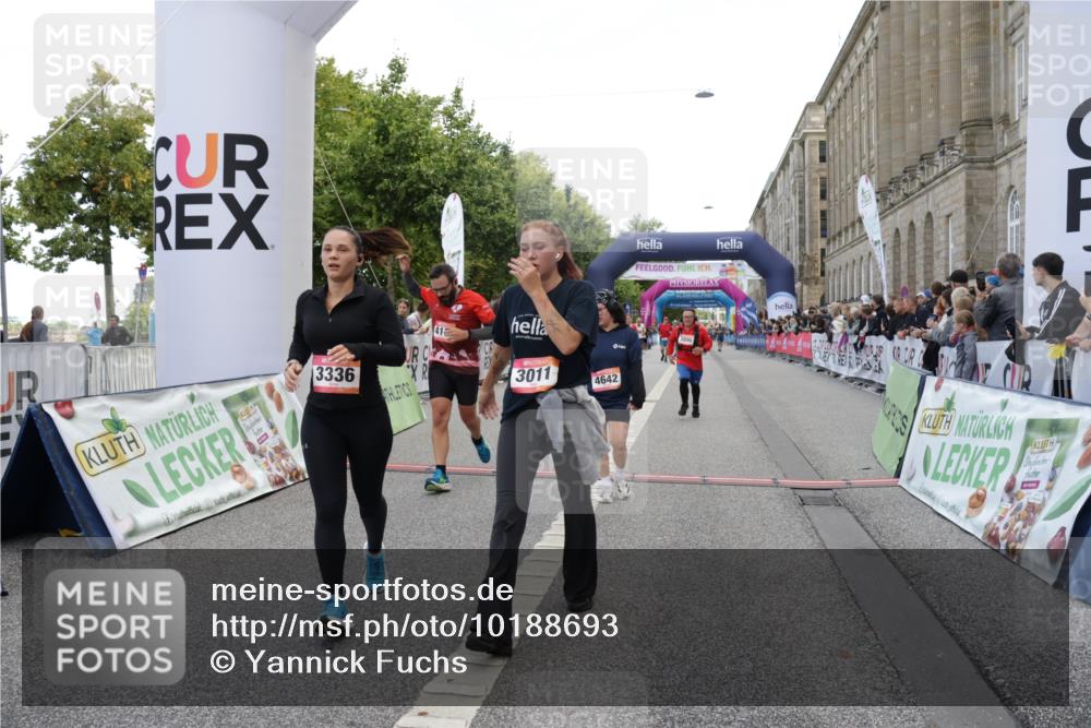 06.09.2026 - CURREX Alsterlauf Yannick Fuchs http://msf.ph/oto/10188693 06.09.2026 10:05:25 Ziel 1239, 2195, 2310, 3011, 3315, 3336, 3527, 3528, 3737, 3838, 3890, 4151, 4642, 4769, 6392, 8243 meine-sportfotos.de