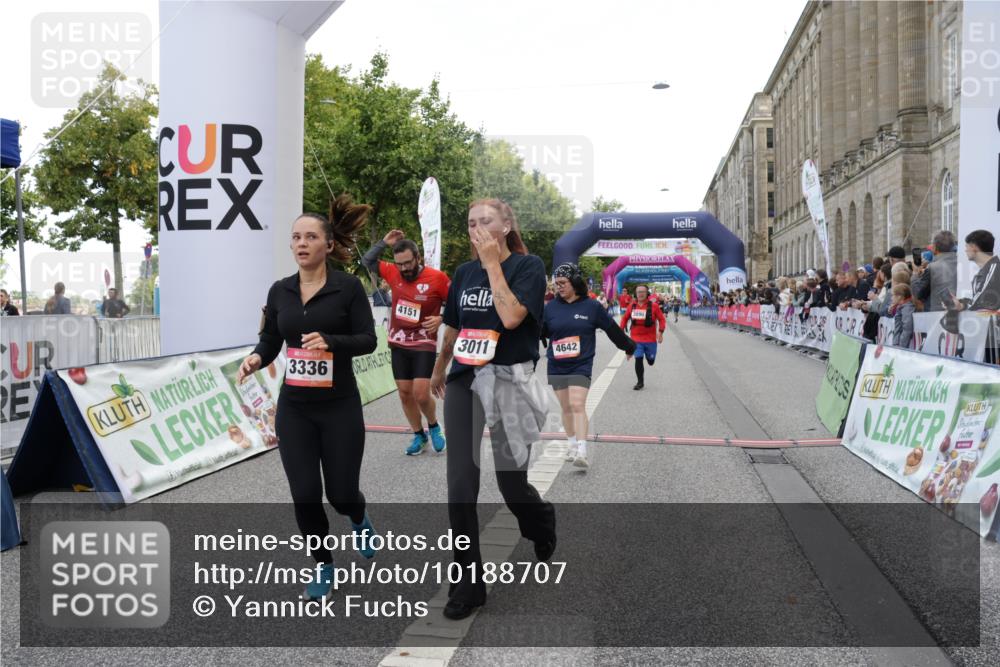 06.09.2026 - CURREX Alsterlauf Yannick Fuchs http://msf.ph/oto/10188707 06.09.2026 10:05:25 Ziel 1239, 2195, 2310, 3011, 3315, 3336, 3527, 3528, 3737, 3838, 3890, 4151, 4642, 4769, 6392, 8243 meine-sportfotos.de