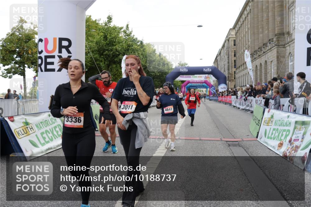 06.09.2026 - CURREX Alsterlauf Yannick Fuchs http://msf.ph/oto/10188737 06.09.2026 10:05:25 Ziel 1239, 2195, 2310, 3011, 3315, 3336, 3527, 3528, 3737, 3838, 3890, 4151, 4642, 4769, 6392, 8243 meine-sportfotos.de