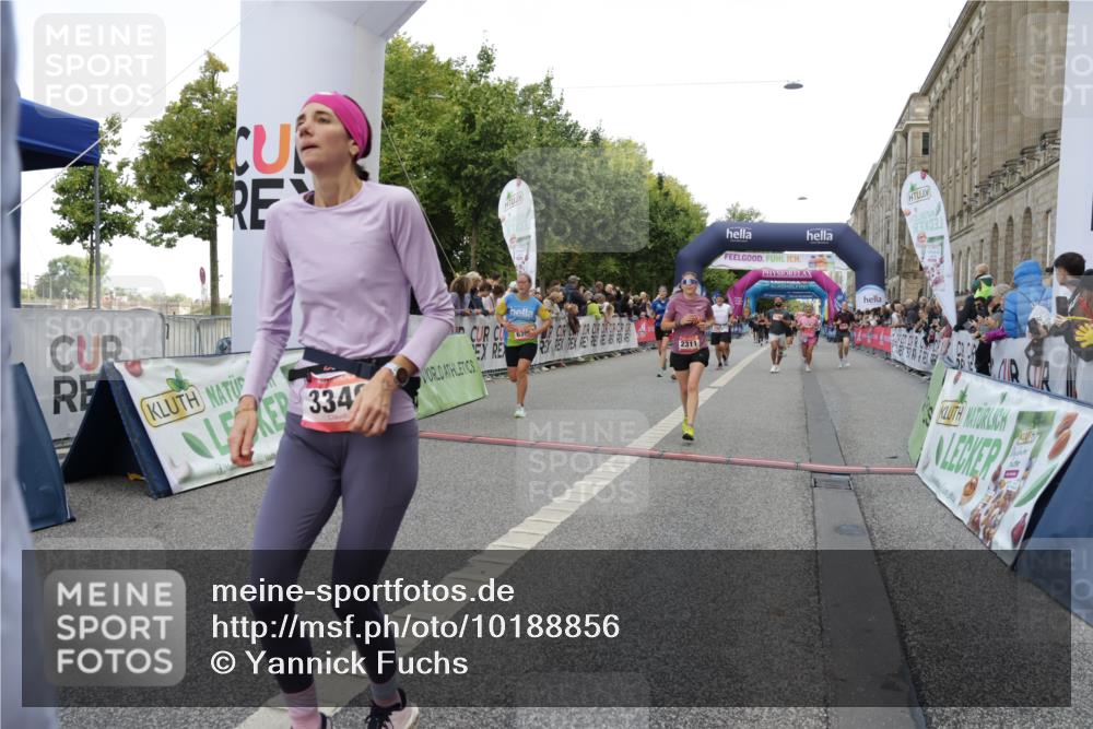 06.09.2026 - CURREX Alsterlauf Yannick Fuchs http://msf.ph/oto/10188856 06.09.2026 09:57:16 Ziel 2056, 2311, 2557, 2900, 3349, 3505, 3622, 3673, 3694, 3978, 4870, 5345, 5398, 5565, 6071, 6119, 6279, 6394, 6396, 8093, 8107, 8198 meine-sportfotos.de