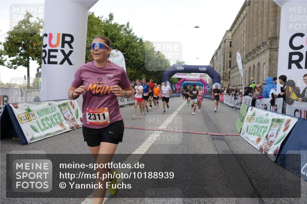 06.09.2026 - CURREX Alsterlauf Yannick Fuchs http://msf.ph/oto/10188939 06.09.2026 09:57:18 Ziel 2056, 2311, 2557, 2900, 3349, 3505, 3622, 3673, 3978, 4870, 5345, 5398, 5565, 6071, 6119, 6279, 6394, 6396, 8093, 8107, 8198 meine-sportfotos.de