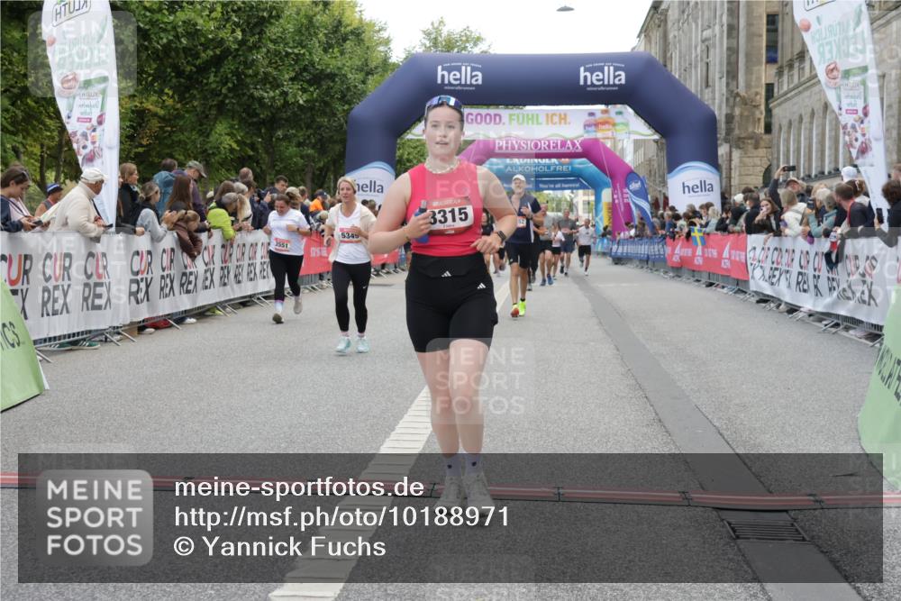 06.09.2026 - CURREX Alsterlauf Yannick Fuchs http://msf.ph/oto/10188971 06.09.2026 10:05:30 Ziel 2310, 3011, 3315, 3336, 3527, 3528, 3890, 4151, 4152, 4511, 4642, 5349 meine-sportfotos.de