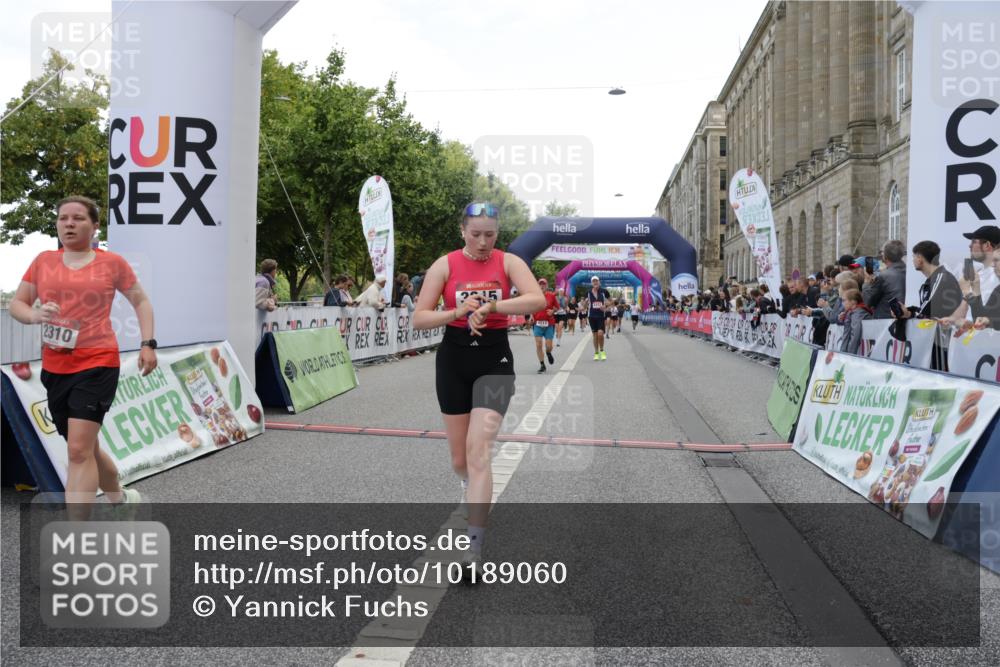 06.09.2026 - CURREX Alsterlauf Yannick Fuchs http://msf.ph/oto/10189060 06.09.2026 10:05:31 Ziel 2310, 3315, 3527, 3528, 3890, 4151, 4152, 4511, 4642, 5349 meine-sportfotos.de