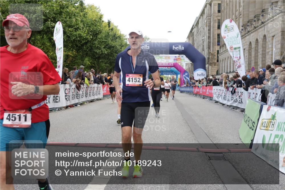 06.09.2026 - CURREX Alsterlauf Yannick Fuchs http://msf.ph/oto/10189243 06.09.2026 10:05:35 Ziel 2310, 3064, 3315, 3527, 3528, 4152, 4408, 4511, 5349, 5373, 5777, 6458 meine-sportfotos.de