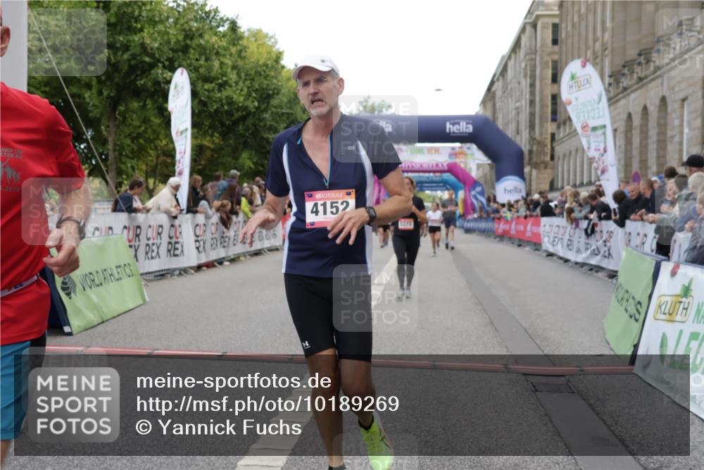 06.09.2026 - CURREX Alsterlauf Yannick Fuchs http://msf.ph/oto/10189269 06.09.2026 10:05:35 Ziel 2310, 3064, 3315, 3527, 3528, 4152, 4408, 4511, 5349, 5373, 5777, 6458 meine-sportfotos.de