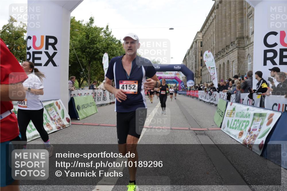 06.09.2026 - CURREX Alsterlauf Yannick Fuchs http://msf.ph/oto/10189296 06.09.2026 10:05:35 Ziel 2310, 3064, 3315, 3527, 3528, 4152, 4408, 4511, 5349, 5373, 5777, 6458 meine-sportfotos.de