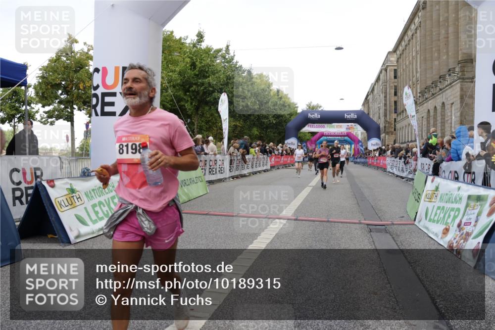 06.09.2026 - CURREX Alsterlauf Yannick Fuchs http://msf.ph/oto/10189315 06.09.2026 09:57:23 Ziel 2311, 2316, 2900, 3673, 3881, 3978, 4641, 5345, 5398, 5463, 5978, 6119, 6279, 6396, 8093, 8198, 8281 meine-sportfotos.de