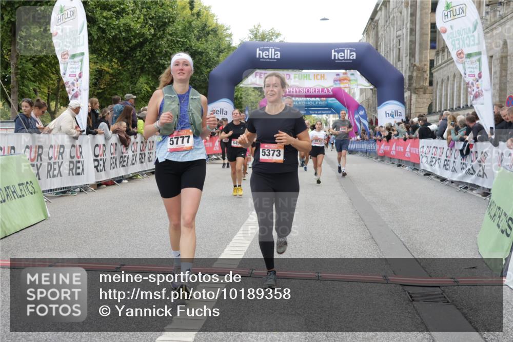 06.09.2026 - CURREX Alsterlauf Yannick Fuchs http://msf.ph/oto/10189358 06.09.2026 10:05:37 Ziel 2310, 3064, 3180, 3314, 3315, 4152, 4408, 4511, 5135, 5349, 5373, 5405, 5406, 5777, 6458 meine-sportfotos.de