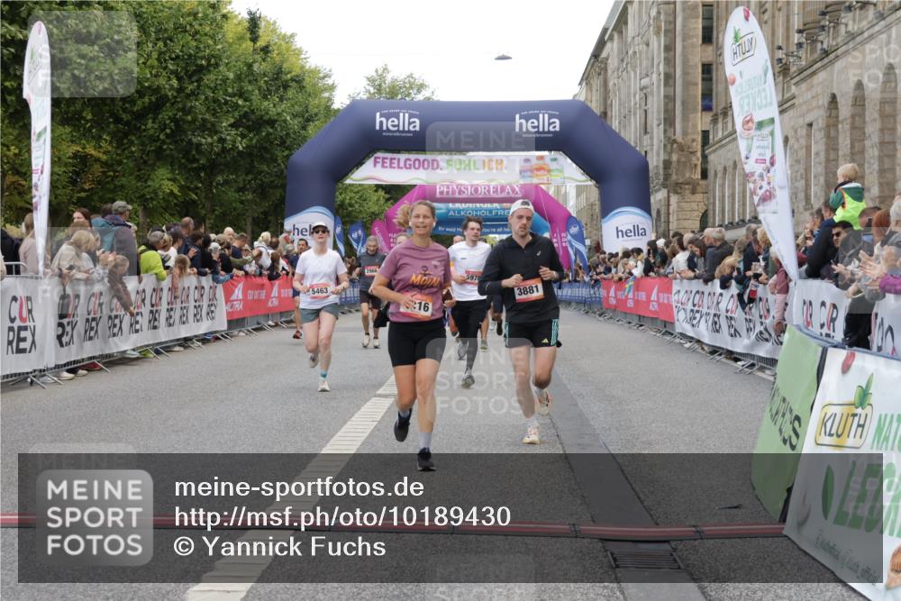 06.09.2026 - CURREX Alsterlauf Yannick Fuchs http://msf.ph/oto/10189430 06.09.2026 09:57:24 Ziel 2316, 2900, 3673, 3881, 3978, 4641, 4859, 5345, 5398, 5463, 5510, 5978, 6119, 6279, 6396, 8093, 8198, 8281 meine-sportfotos.de