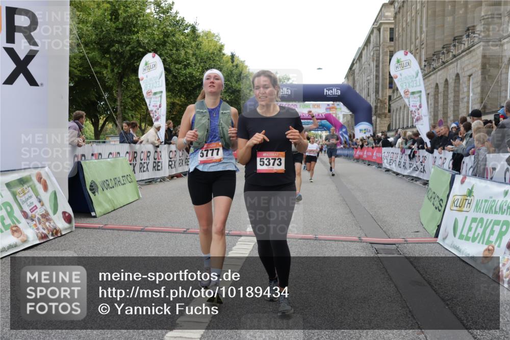 06.09.2026 - CURREX Alsterlauf Yannick Fuchs http://msf.ph/oto/10189434 06.09.2026 10:05:37 Ziel 2310, 3064, 3180, 3314, 3315, 4152, 4408, 4511, 5135, 5349, 5373, 5405, 5406, 5777, 6458 meine-sportfotos.de