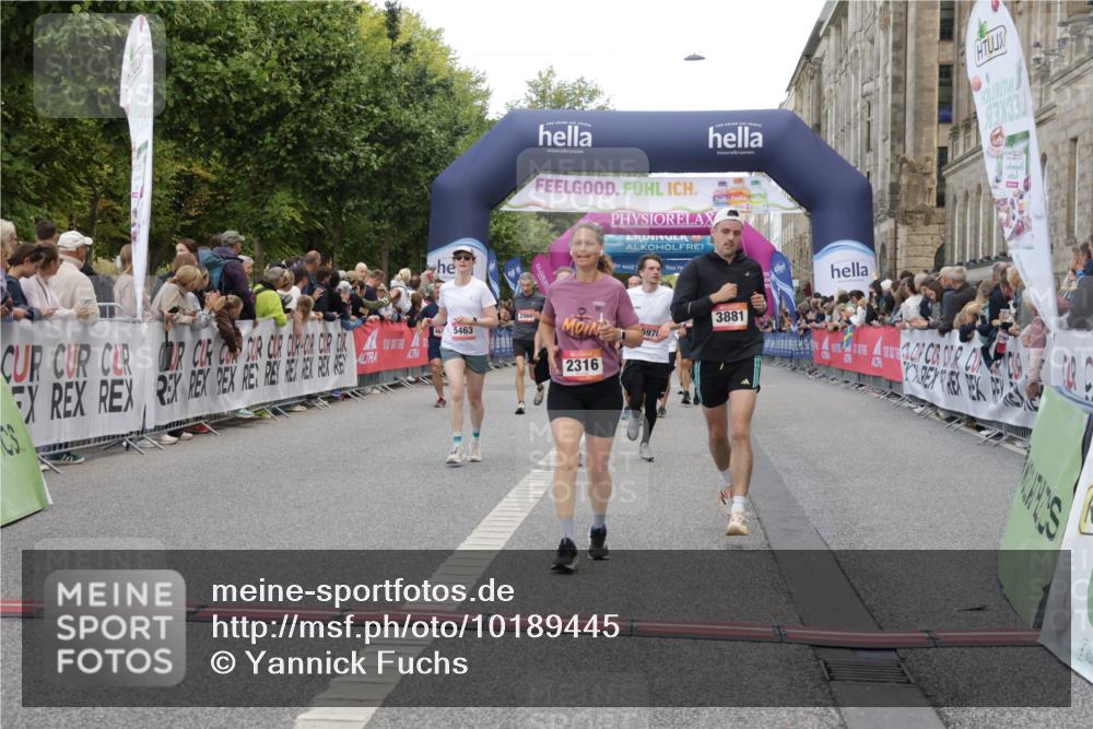 06.09.2026 - CURREX Alsterlauf Yannick Fuchs http://msf.ph/oto/10189445 06.09.2026 09:57:24 Ziel 2316, 2900, 3673, 3881, 3978, 4641, 4859, 5345, 5398, 5463, 5510, 5978, 6119, 6279, 6396, 8093, 8198, 8281 meine-sportfotos.de