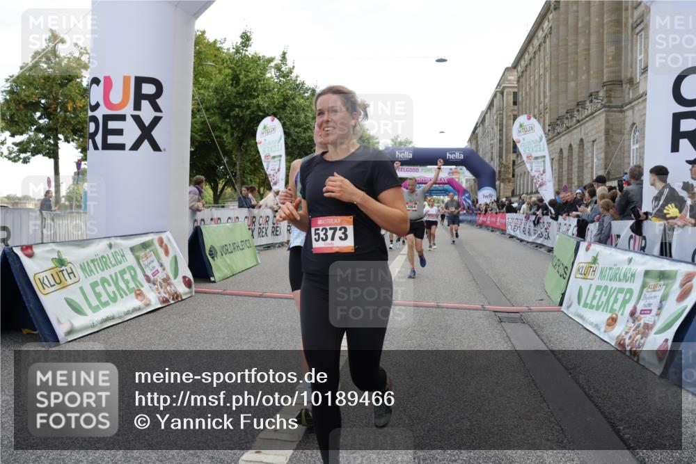 06.09.2026 - CURREX Alsterlauf Yannick Fuchs http://msf.ph/oto/10189466 06.09.2026 10:05:38 Ziel 3064, 3180, 3314, 3457, 4152, 4408, 4430, 4511, 5135, 5349, 5373, 5405, 5406, 5777, 6458 meine-sportfotos.de