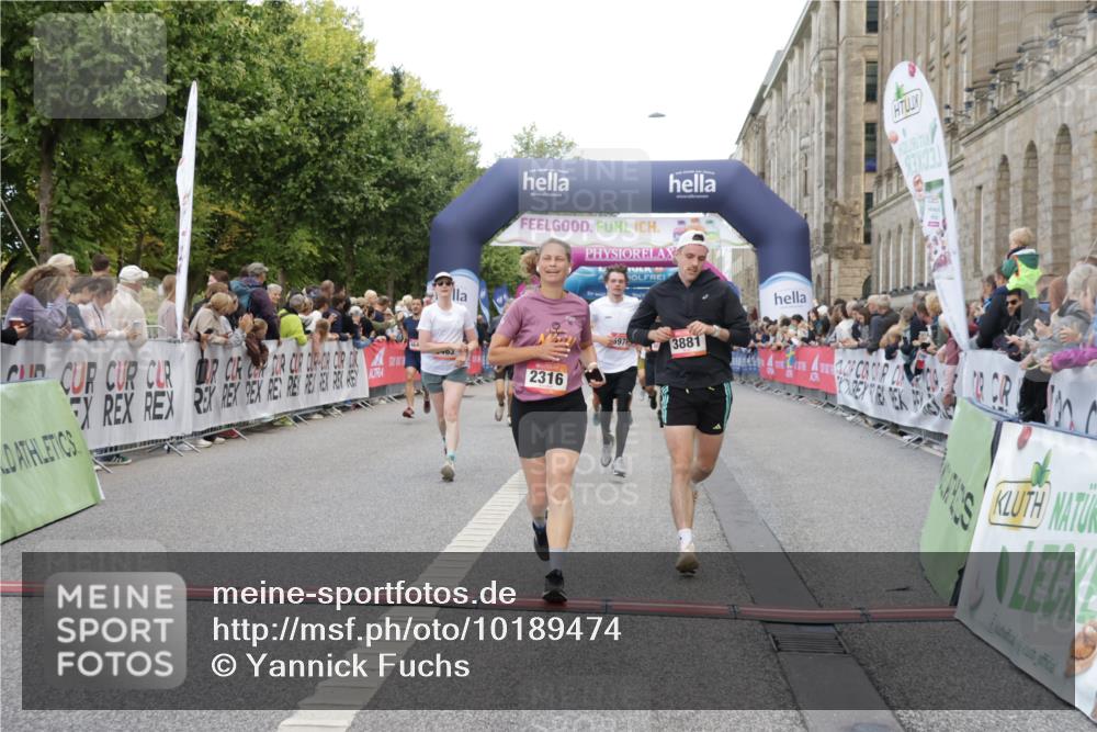 06.09.2026 - CURREX Alsterlauf Yannick Fuchs http://msf.ph/oto/10189474 06.09.2026 09:57:25 Ziel 2316, 2900, 2966, 3673, 3881, 3914, 3978, 4641, 4859, 5345, 5398, 5463, 5510, 5978, 6119, 6279, 8093, 8198, 8281 meine-sportfotos.de