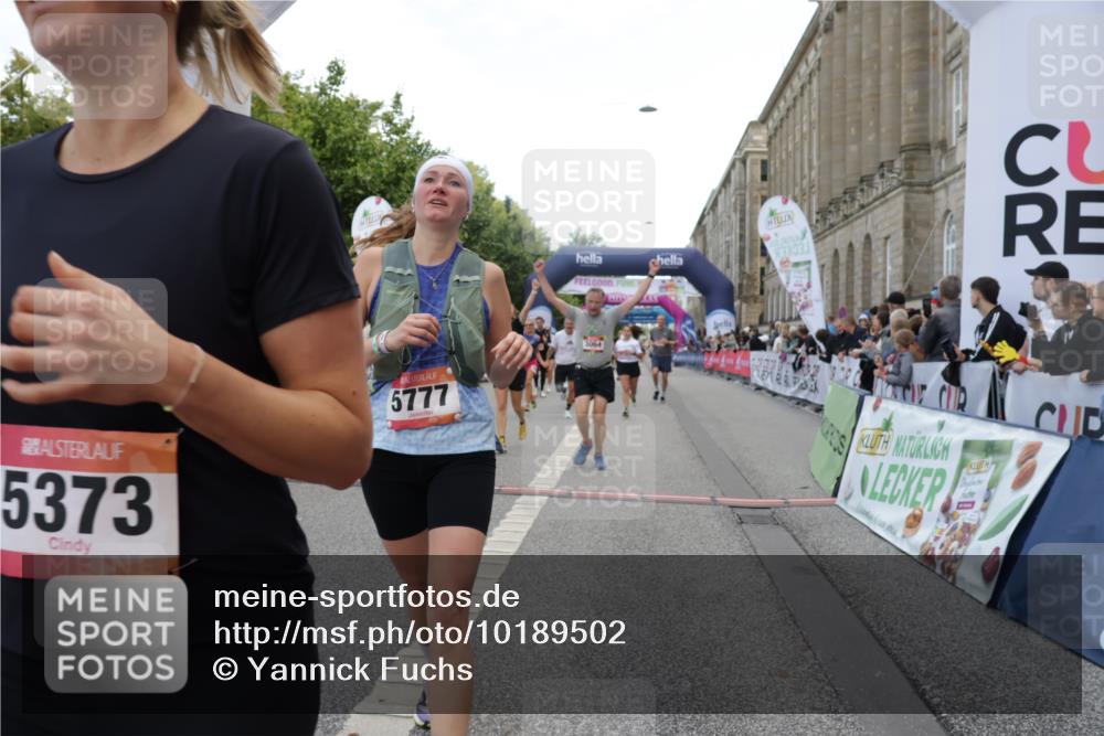 06.09.2026 - CURREX Alsterlauf Yannick Fuchs http://msf.ph/oto/10189502 06.09.2026 10:05:38 Ziel 3064, 3180, 3314, 3457, 4152, 4408, 4430, 4511, 5135, 5349, 5373, 5405, 5406, 5777, 6458 meine-sportfotos.de