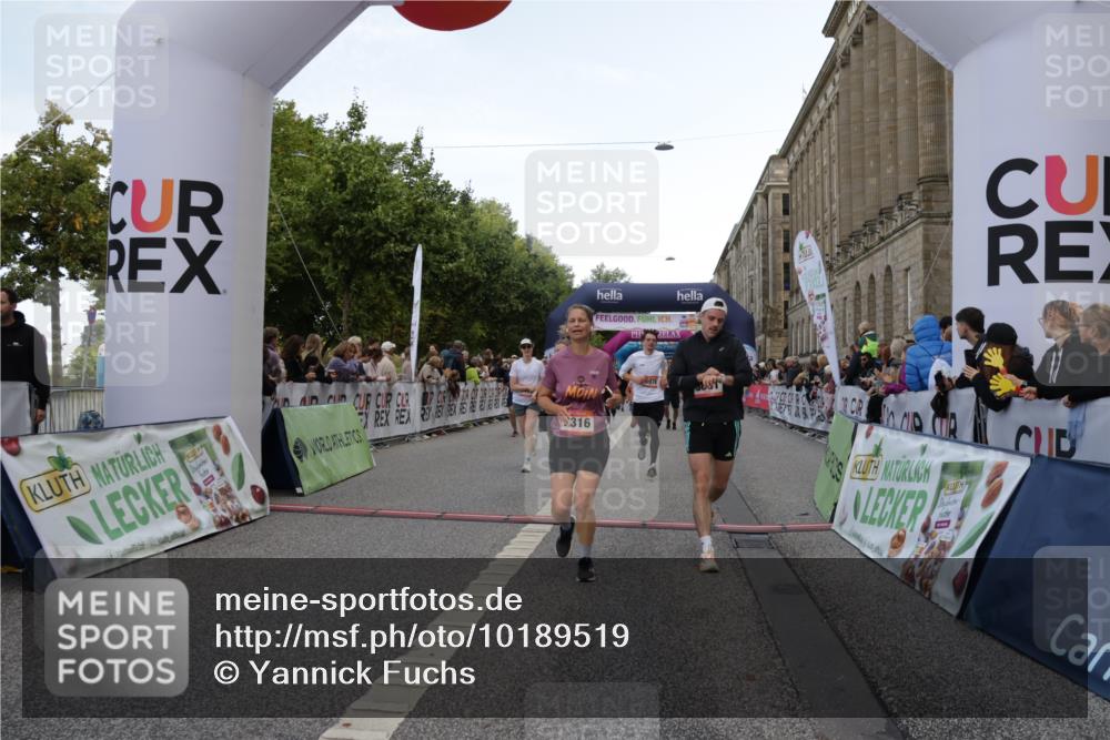 06.09.2026 - CURREX Alsterlauf Yannick Fuchs http://msf.ph/oto/10189519 06.09.2026 09:57:26 Ziel 2316, 2900, 2966, 3236, 3673, 3881, 3914, 3978, 4641, 4859, 5345, 5398, 5463, 5510, 5978, 6119, 6279, 8029, 8093, 8198, 8281 meine-sportfotos.de