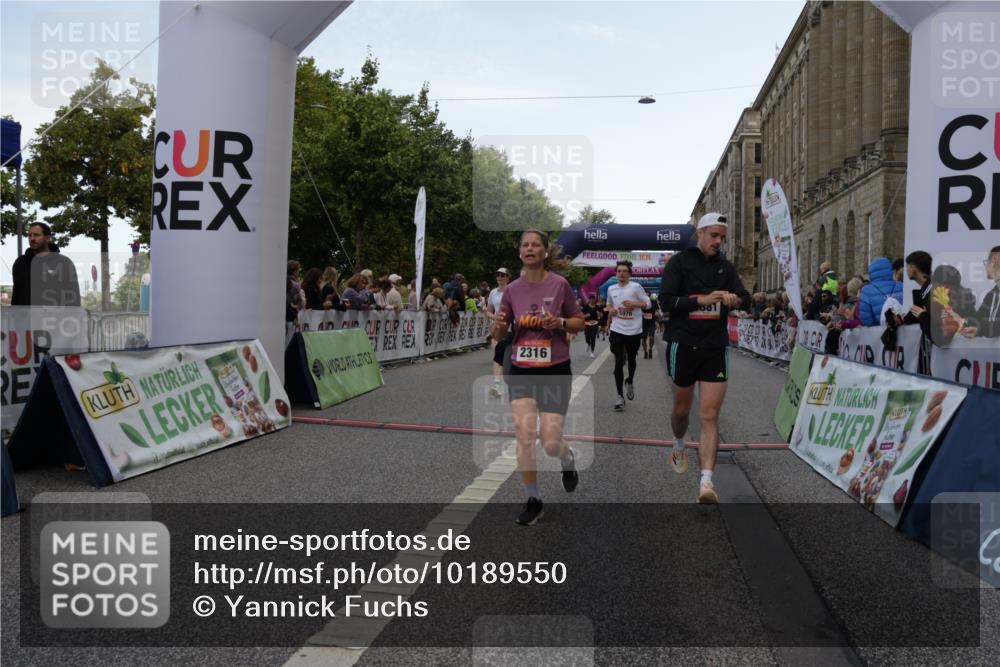 06.09.2026 - CURREX Alsterlauf Yannick Fuchs http://msf.ph/oto/10189550 06.09.2026 09:57:26 Ziel 2316, 2900, 2966, 3236, 3673, 3881, 3914, 3978, 4641, 4859, 5345, 5398, 5463, 5510, 5978, 6119, 6279, 8029, 8093, 8198, 8281 meine-sportfotos.de