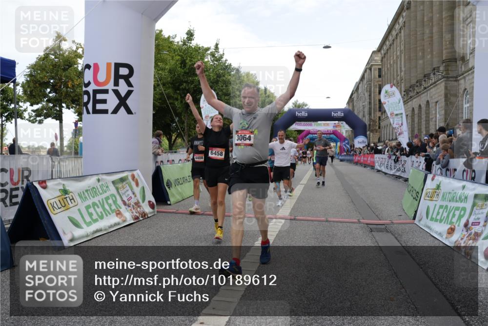 06.09.2026 - CURREX Alsterlauf Yannick Fuchs http://msf.ph/oto/10189612 06.09.2026 10:05:40 Ziel 2267, 2476, 2659, 3064, 3180, 3230, 3314, 3439, 3457, 4152, 4408, 4430, 4511, 4538, 5135, 5373, 5405, 5406, 5777, 6458 meine-sportfotos.de