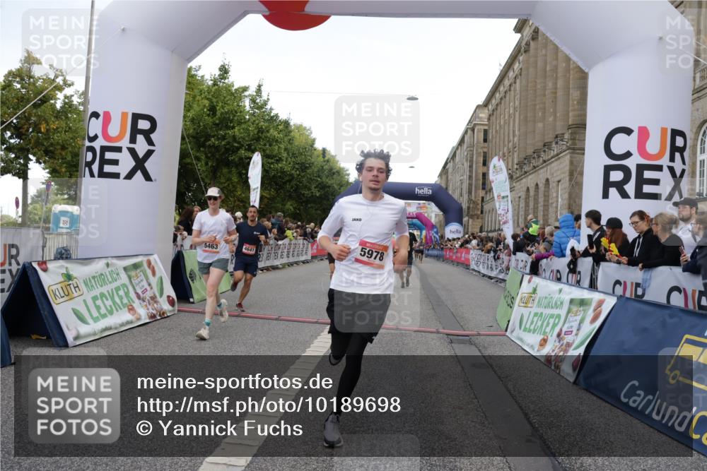 06.09.2026 - CURREX Alsterlauf Yannick Fuchs http://msf.ph/oto/10189698 06.09.2026 09:57:28 Ziel 2316, 2806, 2966, 3160, 3236, 3559, 3881, 3914, 3978, 4641, 4859, 5463, 5510, 5978, 6119, 6279, 8029, 8198, 8281 meine-sportfotos.de